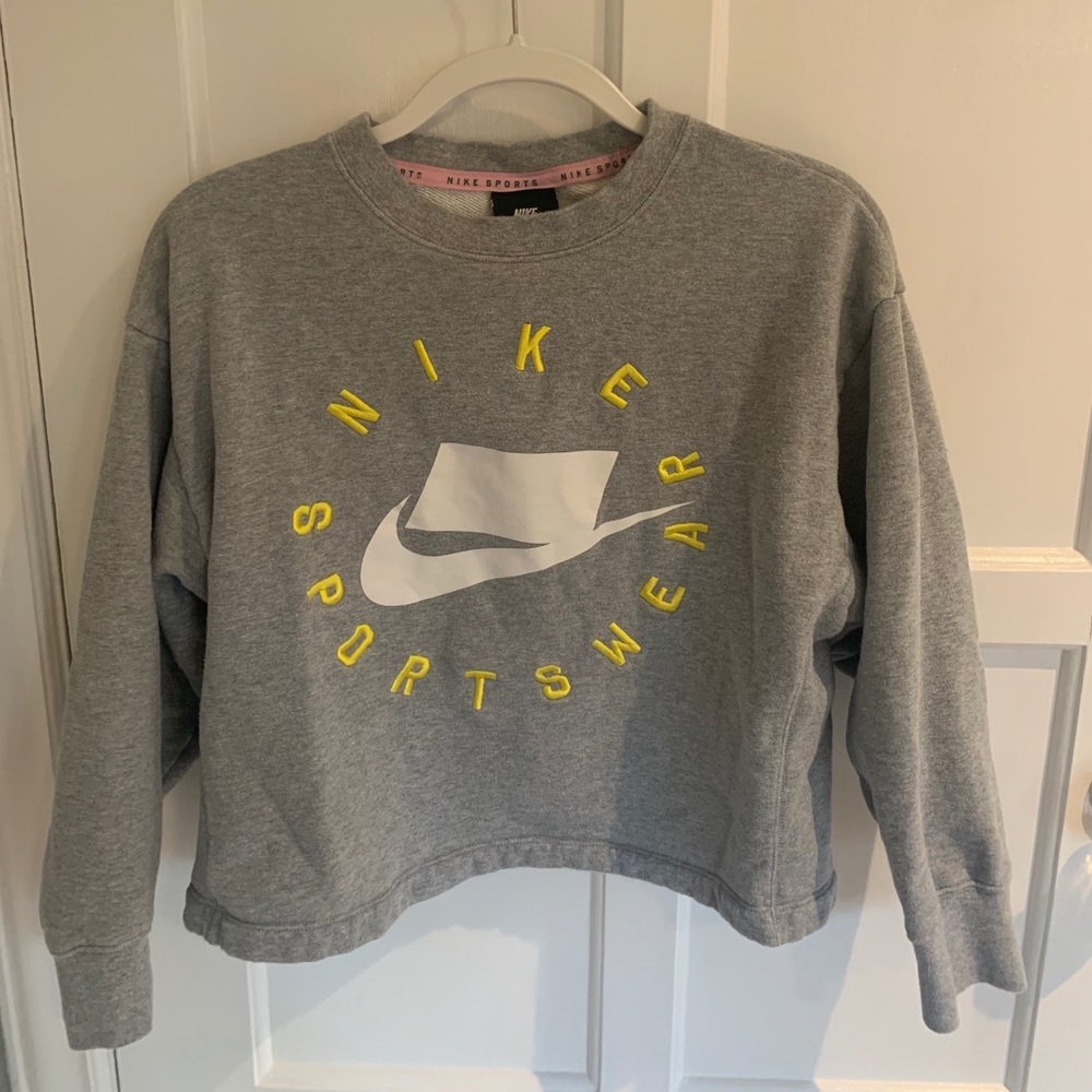 Nike Sportswear women’s crewneck